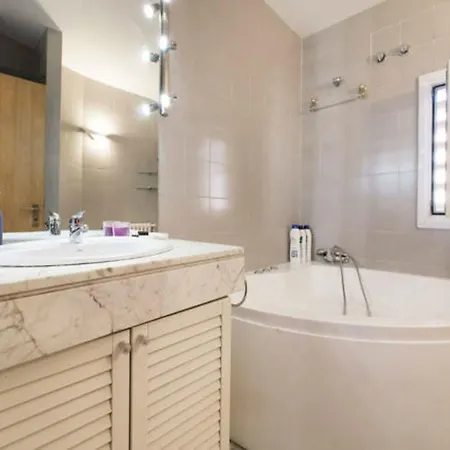 Vila Olimpica Apartment *