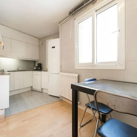 Vila Olimpica Apartment