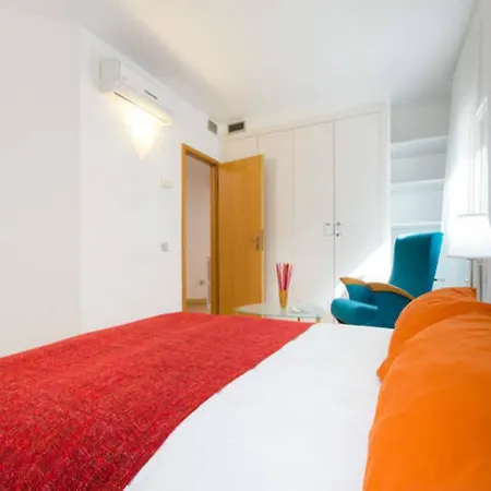 Vila Olimpica Apartment *